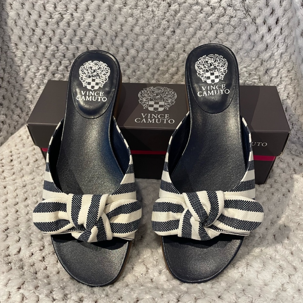 Vince Camuto Ejella Sandals 7.5 Navy White NIB